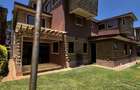 5 Bed House with En Suite in Lavington - 1