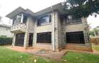 4 Bed Townhouse with En Suite at Lavington - 3