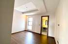 3 Bed Apartment with En Suite in Brookside - 14