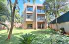 5 Bed Townhouse with En Suite at Lavington. - 1