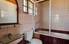 5 Bed Townhouse with En Suite in Lavington - 7