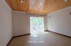 4 Bed House with Garden in Rosslyn - 5