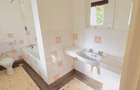 4 Bed House with En Suite at Redhill Road - 20