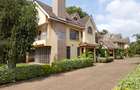 5 Bed Townhouse with En Suite at Lavington Road - 5