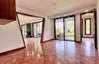 6 Bed Townhouse with En Suite in Lavington - 3