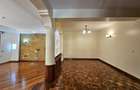 5 Bed Townhouse with En Suite at Lavington - 3