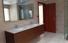 5 Bed Townhouse with En Suite at Convent Drive - 8