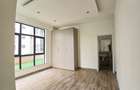 3 Bed Apartment with En Suite at Riverside Drive - 17
