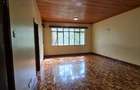 5 Bed Townhouse with En Suite at Lavington - 7