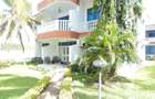 1 Bed Apartment with En Suite at 1St Avenue - 2