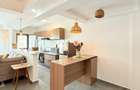 Serviced 2 Bed Apartment with En Suite in Riverside - 13
