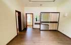 5 Bed Villa with En Suite in Spring Valley - 12