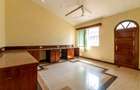 5 Bed Townhouse with En Suite at Ring Road - 9
