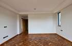 4 Bed Apartment with En Suite in Spring Valley - 20