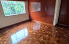 5 Bed House with En Suite at Rosslyn Road - 11