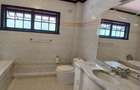 4 Bed Townhouse with En Suite at Riverside Drive - 10