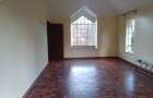 5 Bed Townhouse with En Suite in Lavington - 9