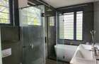 4 Bed Townhouse with En Suite in Lake View - 7