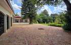 6 Bed House with En Suite in Lavington - 6