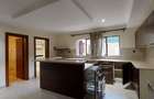 5 Bed Townhouse with En Suite at Convent Drive - 6
