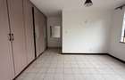 4 Bed Apartment with En Suite in Riverside - 9