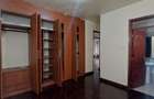 5 Bed Townhouse with En Suite at Lavington - 16