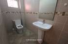 4 Bed House with Garden in Rosslyn - 6