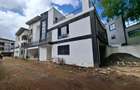 6 Bed House with En Suite at Lavington - 3