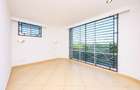 4 Bed Apartment with En Suite at Greenwood Drive - 14