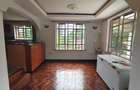 4 Bed Townhouse with En Suite at Kerarapon Drive - 7