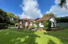 5 Bed House with En Suite in Lavington - 1