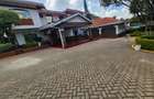 5 Bed House with En Suite in Rosslyn - 6