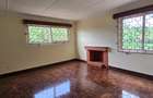 5 Bed Townhouse with En Suite at Lavington - 8