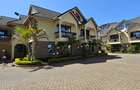 5 Bed Townhouse with En Suite at Lavington Road - 2