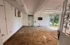 4 Bed House with En Suite in Nyari - 16