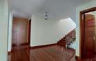 5 Bed Townhouse with En Suite in Lavington - 2