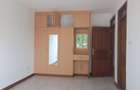 4 Bed Apartment with En Suite in Parklands - 5