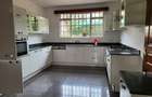 4 Bed Townhouse with En Suite in Rosslyn - 3