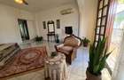 Serviced 1 Bed Apartment with En Suite at Links Road - 5