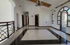 5 Bed House with En Suite in Garden Estate - 16