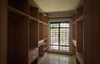 5 Bed Villa with En Suite in Lavington - 9