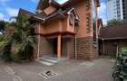 5 Bed Townhouse with En Suite at Othaya Road - 1