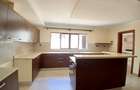 5 Bed Townhouse with En Suite at Lavington - 4