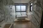 5 Bed House with En Suite in Lavington - 7