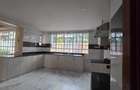 5 Bed Townhouse with En Suite in Lavington - 12