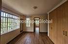 4 Bed House with En Suite in Rosslyn - 12
