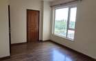 4 Bed Apartment with En Suite at Parklands - 8