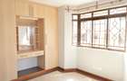 4 Bed Apartment with En Suite in Parklands - 14