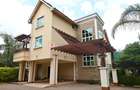 5 Bed House with En Suite in Lavington - 1