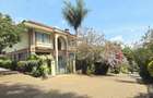 4 Bed Townhouse with En Suite in Brookside - 1